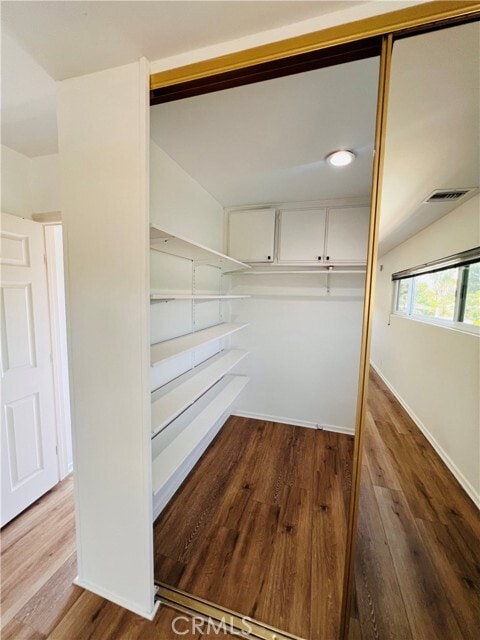 Building Photo - 6637 Balcom Ave