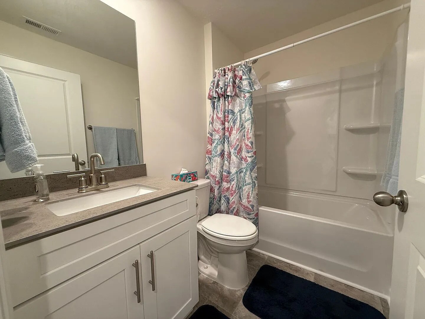 Full Bathroom upstairs - 1106 Saylors Pl