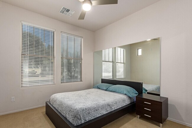 Building Photo - 15273 W Edgemont Ave