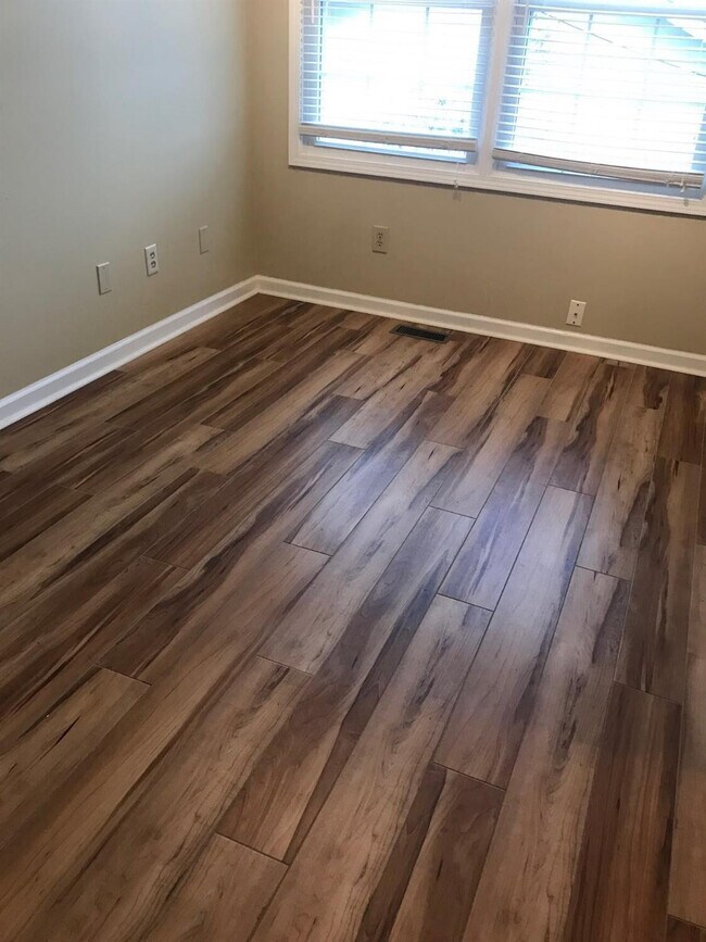 Building Photo - 312 McDowell Dr