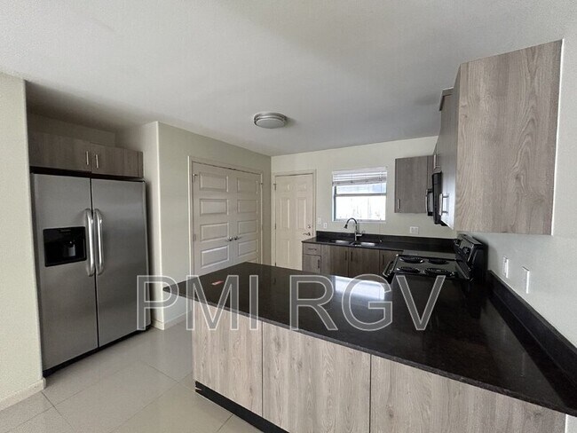 Building Photo - 1207 Upas Dr