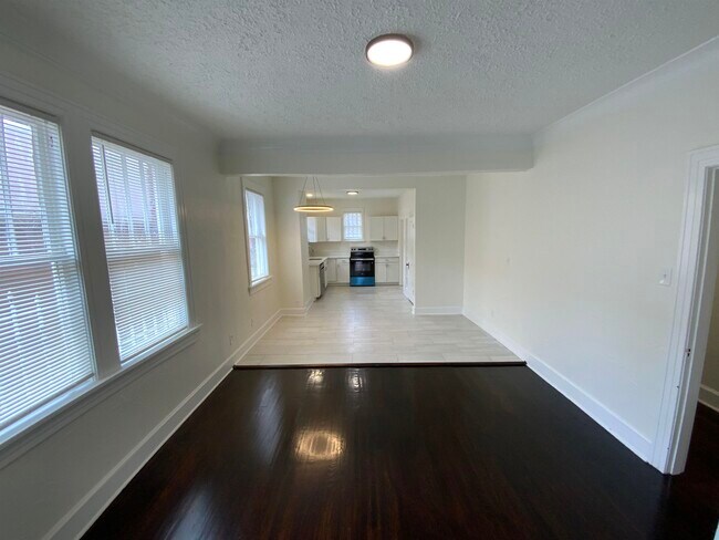 Building Photo - 920 N Auburndale St