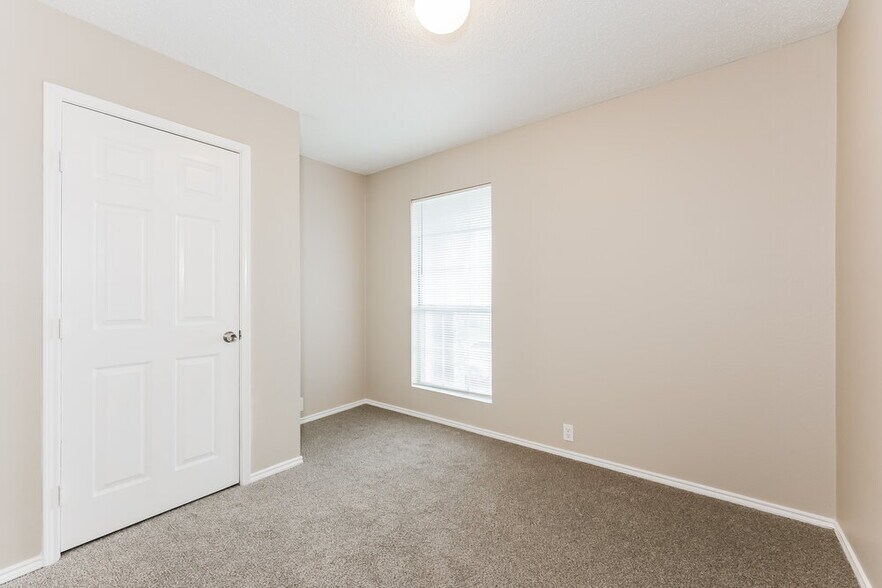 Building Photo - 105 Hunter Dr