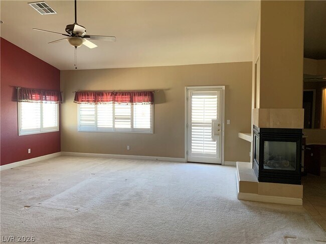 Building Photo - 10660 Lago Cantini St