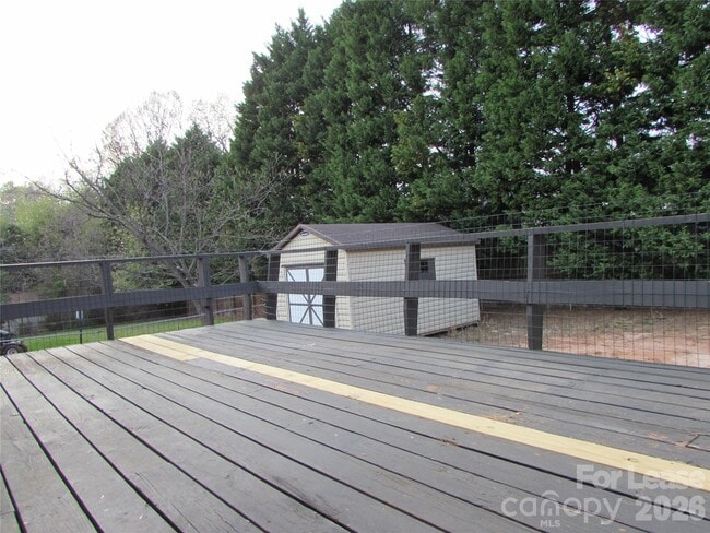 Building Photo - 124 Cove View Dr