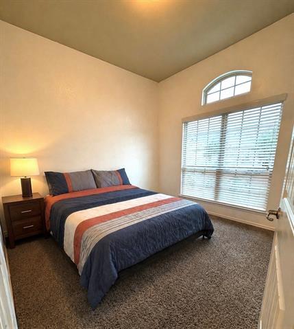 Building Photo - 305 Rustic Oak Ln