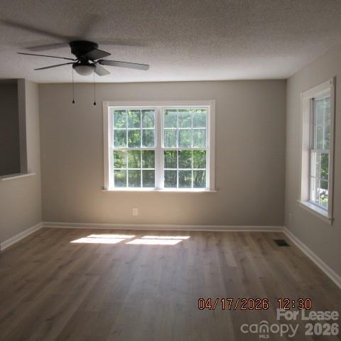 Building Photo - 10922 Hilton Dr