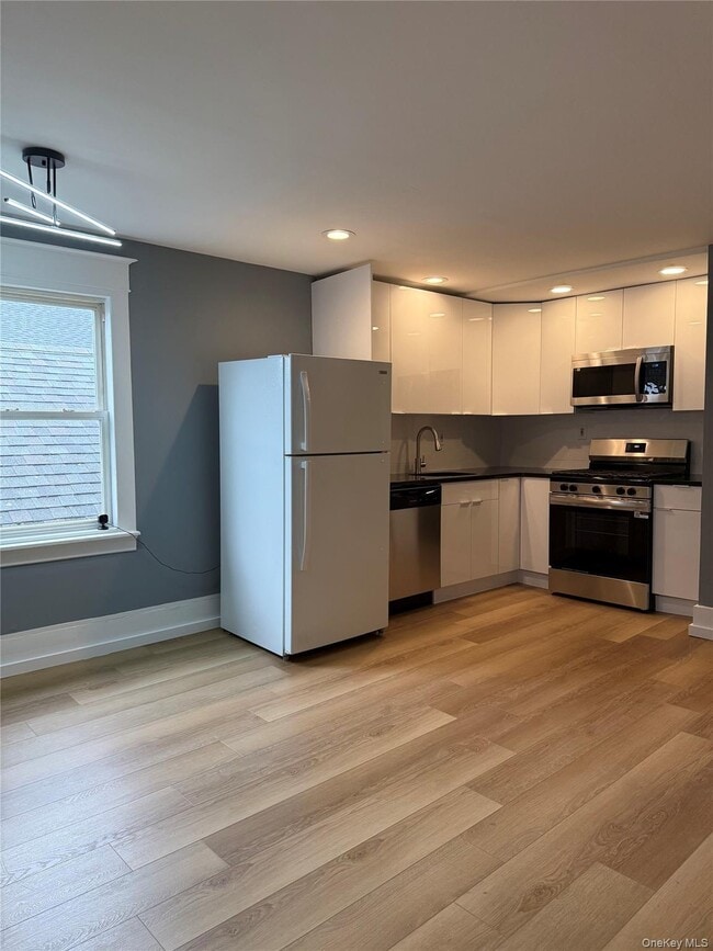 Building Photo - 144 Jersey Ave