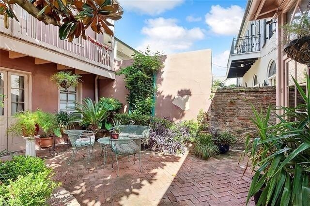 Building Photo - 822 Ursulines Ave