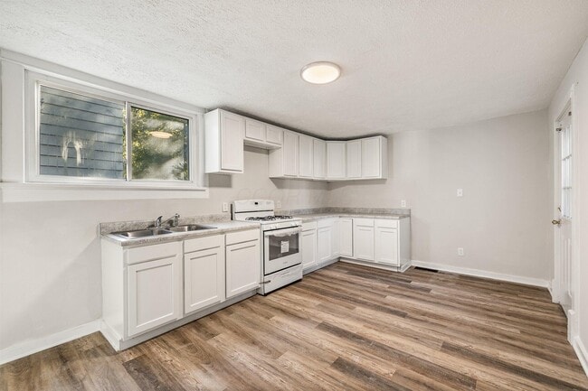 Building Photo - 37 W Arch St