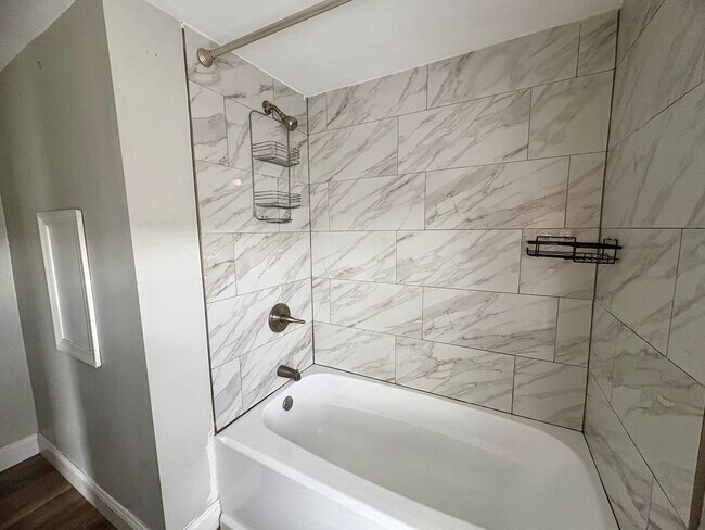 Building Photo - 3 Bedroom House Available in Hershey!