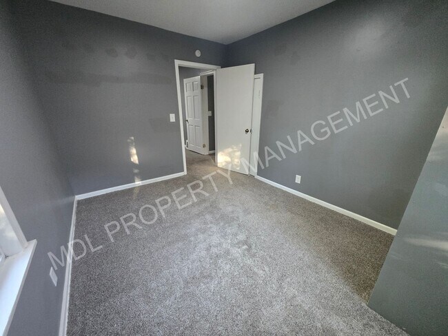 Building Photo - 414 E Haley St