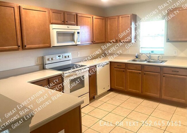 Building Photo - 6761 SE 105th Pl