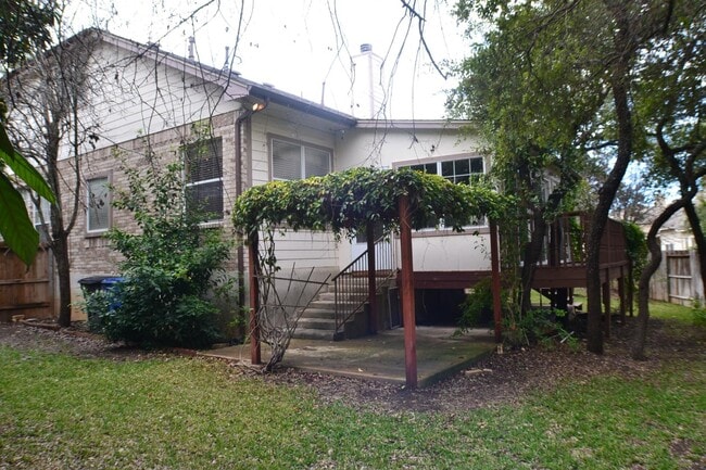 Building Photo - 12360 Hart Crest