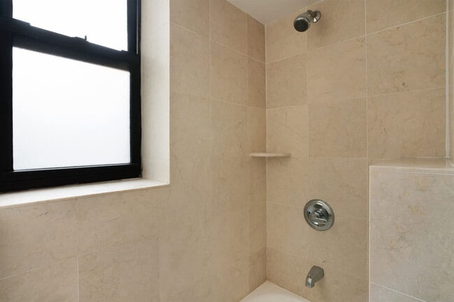 Building Photo - 234 Mott St