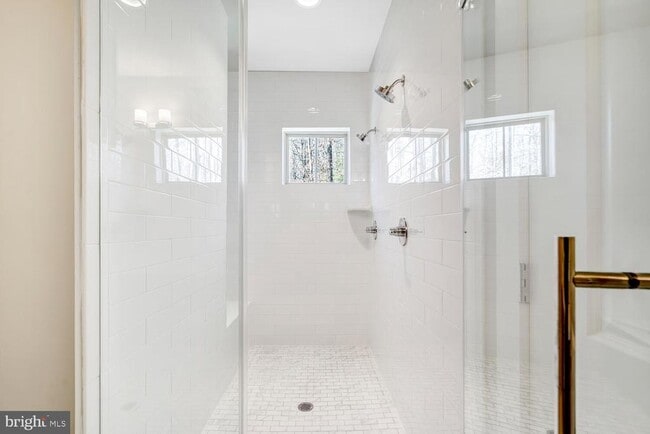 Building Photo - 7770 Belvale Dr