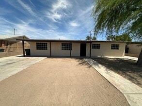 Building Photo - 2645 S Nogales Ave
