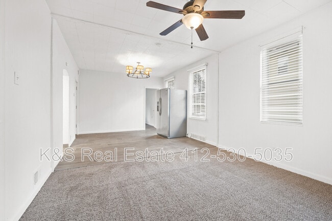 Building Photo - 2410 Collins St