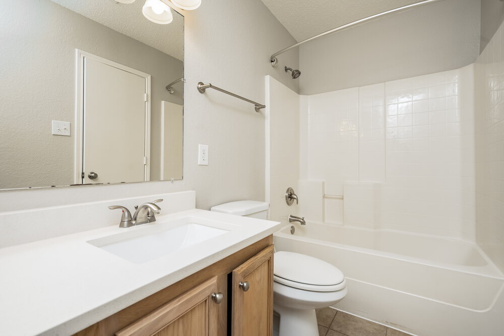 Building Photo - 1901 Lariat Dr