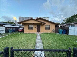 Building Photo - 10968 SW 5th St