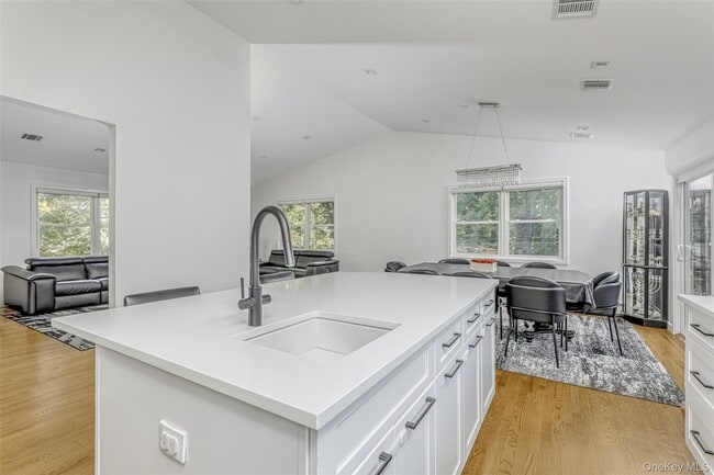 Building Photo - 41 Palisades Ct