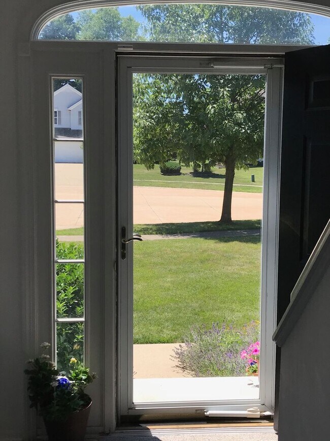 Building Photo - 25027 Rushmore Ct