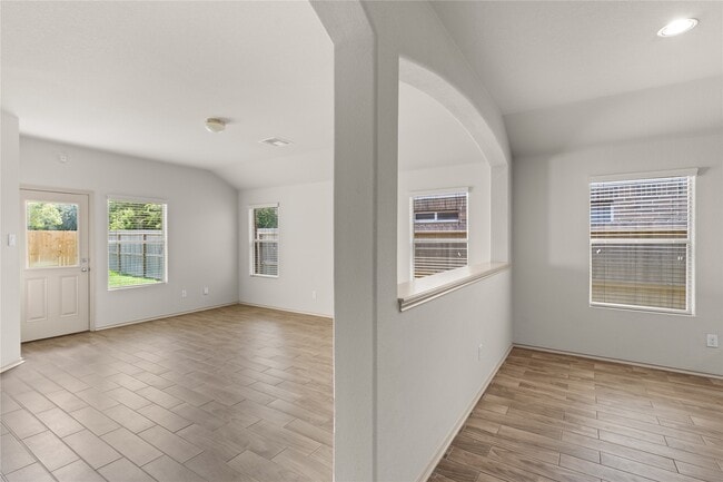 Building Photo - 2518 Montana Blue Dr