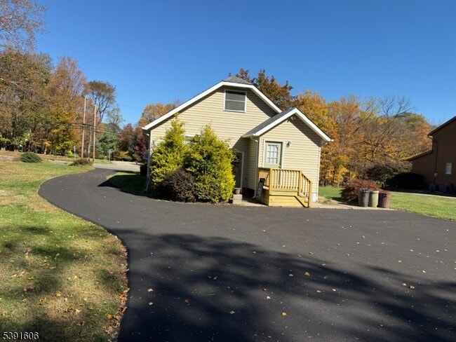 Building Photo - 73 Kiel Ave