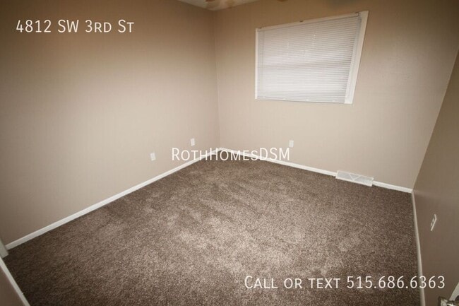 Building Photo - 4812 SW 3rd St