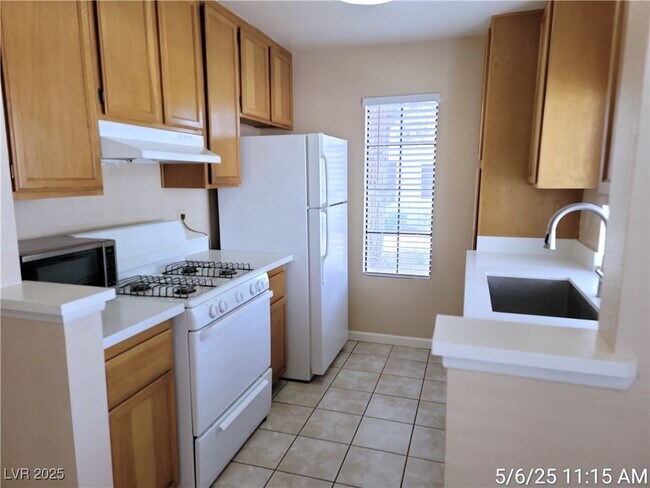 Building Photo - 4730 Nara Vista Way