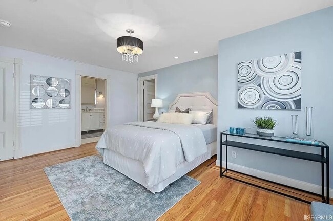 Building Photo - 2096 Pine St