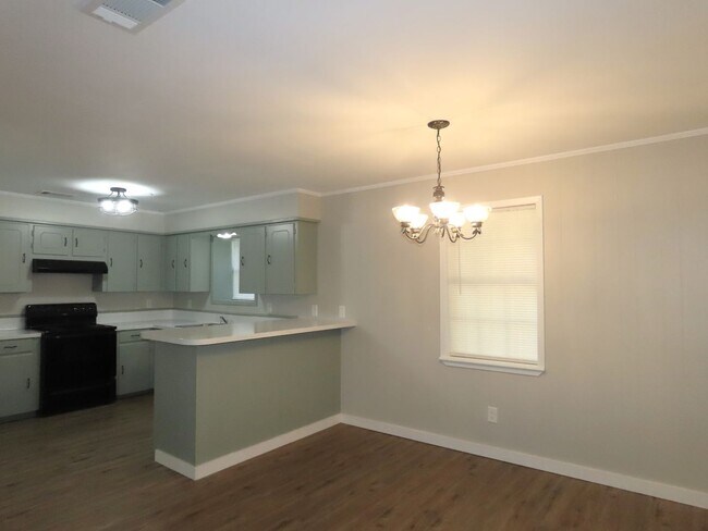 Building Photo - 10556 Twin Oaks Dr