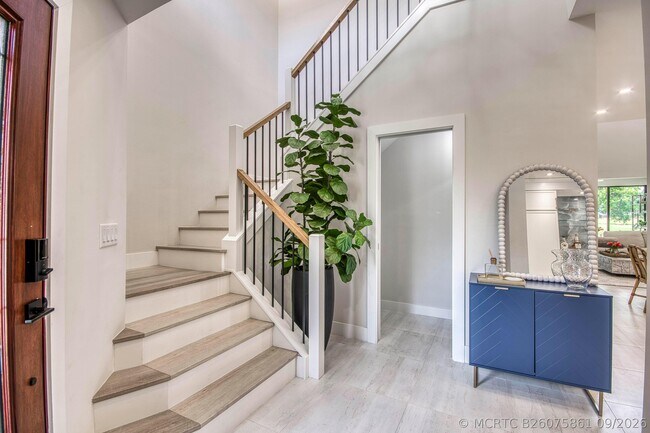 Building Photo - 757 Windermere Way