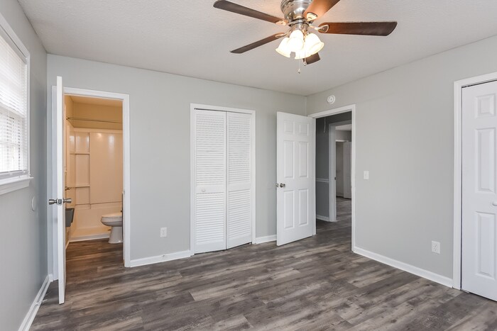 Building Photo - 2104 Hillbeck Dr