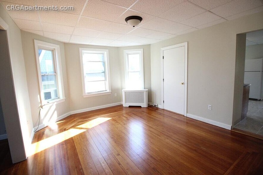 Building Photo - 14 Dow St