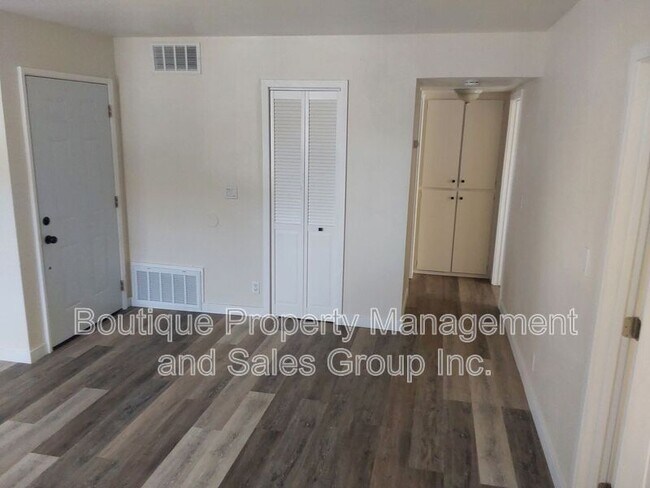 Building Photo - 2258 Pamela Ln