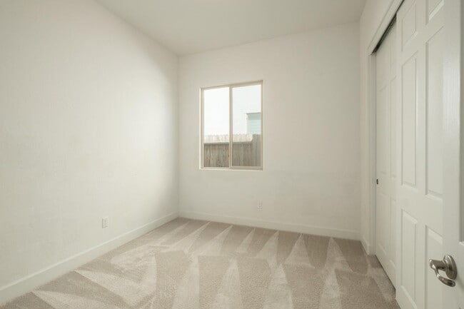 Building Photo - 1257 Rdg Crk Ests Wy