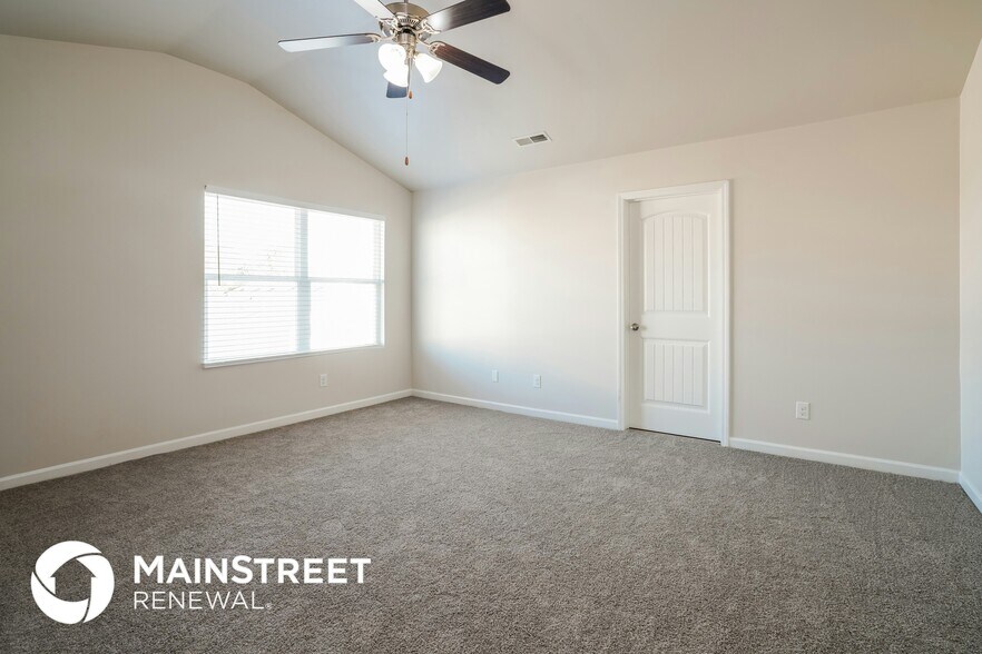 Building Photo - 4691 Woodford Cir