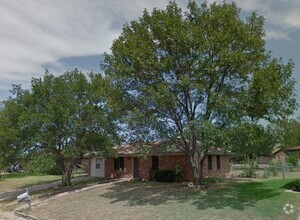 Building Photo - Southside Sanger