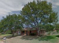 Building Photo - Southside Sanger
