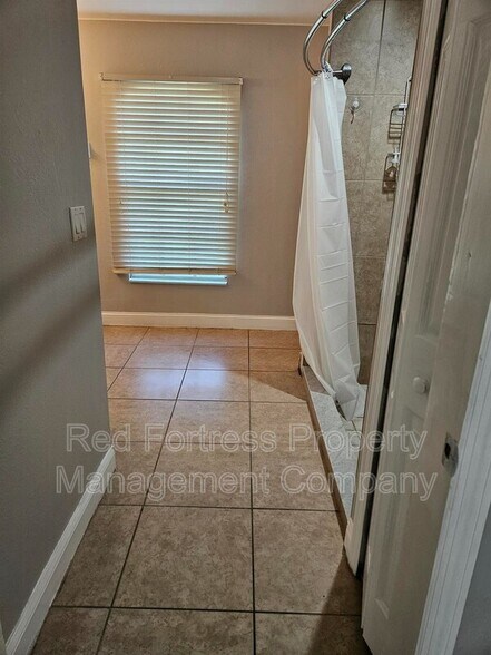 Building Photo - 2707 26th St W
