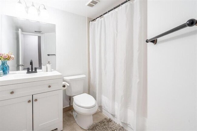 Building Photo - 8851 Wiles Rd