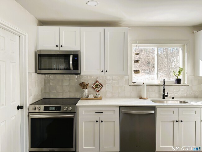 Building Photo - 18 Harry Brook Village