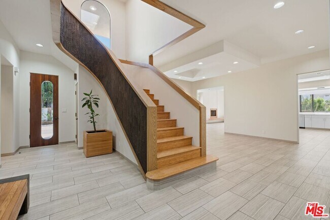 Building Photo - 2408 Venus Dr