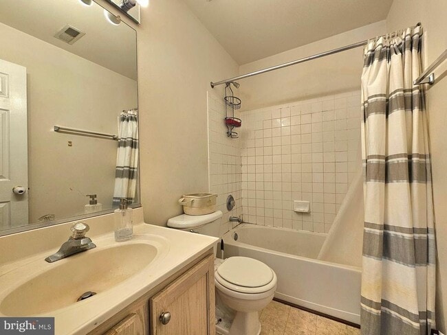 Building Photo - 7427 Ardglass Ct