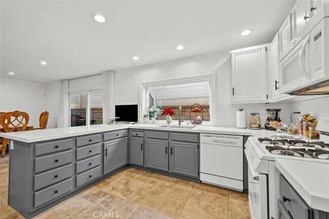 Building Photo - 13247 Mission Tierra Way