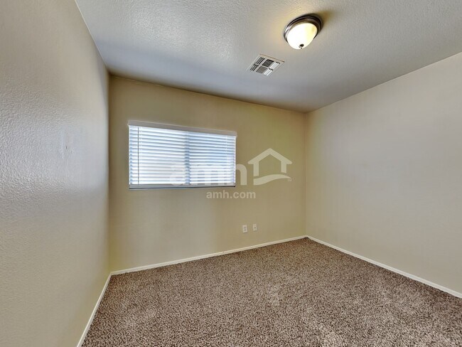 Building Photo - 10778 W Louise Dr