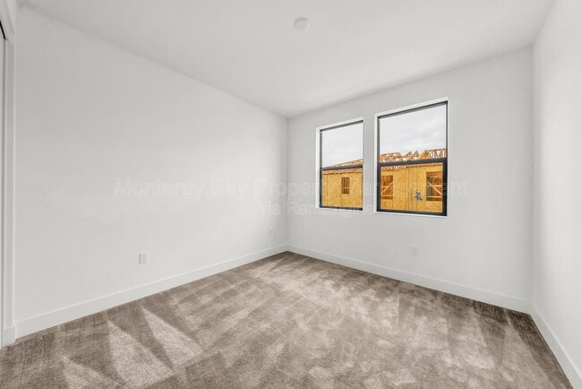 Building Photo - 111 Sea Shell Ave