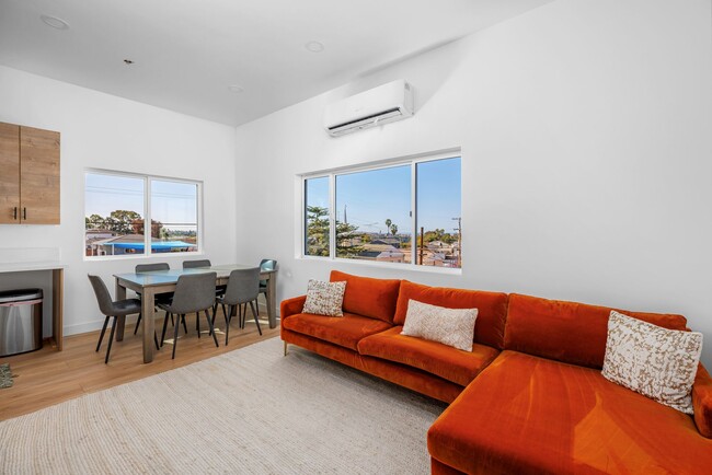 Building Photo - 2110 Drescher St