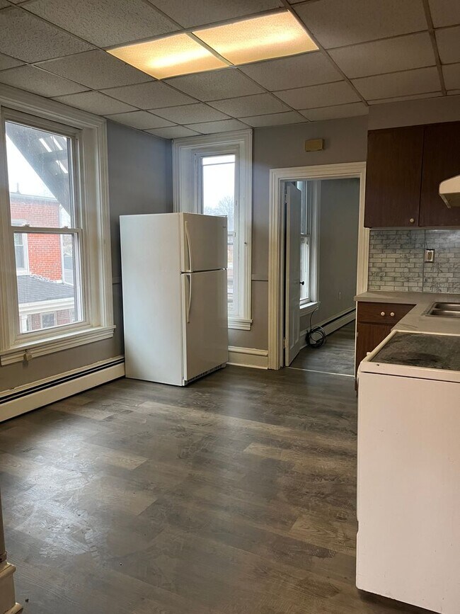 Building Photo - 625 Chestnut St